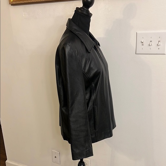 Outbrook Black Leather Women's Jacket - Picture 3 of 16